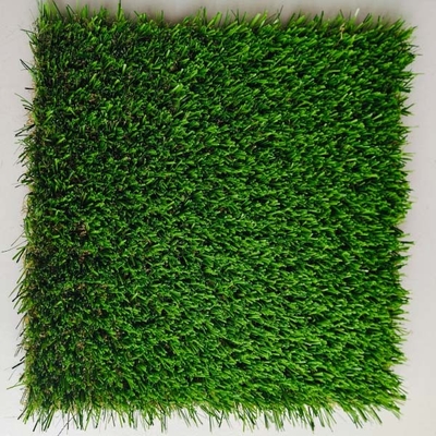Multifungsi Rumput buatan hijau 30mm tinggi tumpukan Dengan lapisan PU dan dukungan PP ganda