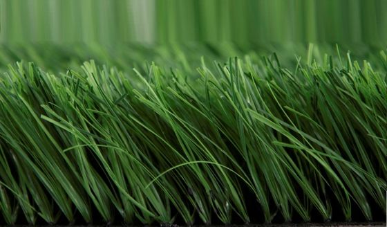 Premium 11000 Pile Dtex Football Artificial Grass dengan ketahanan UV dan lubang drainase perforasi