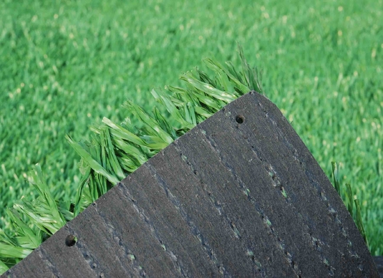 40mm Emerald Artificial Green Grass Dengan Gauge 3/8 Untuk Pembangunan Lapangan Olahraga Luar Ruangan