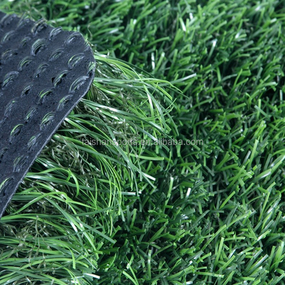 PP Material Artificial Leisure Grass Digunakan Untuk Balkon Backyard Dan TK Dengan Ketahanan UV