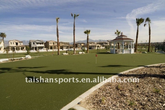 PP Material Artificial Leisure Grass Digunakan Untuk Balkon Backyard Dan TK Dengan Ketahanan UV