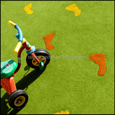 20mm Tinggi Tumpukan Artificial LLandscape Grass dipasang pada setiap kesempatan dengan SBR Lateks Backing