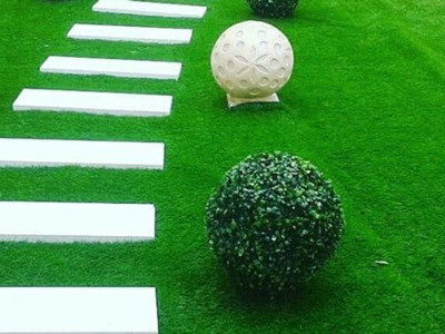 20mm Tinggi 140 jahitan / M Olahraga sintetis Rumput hijau Perlu diisi dengan butiran karet