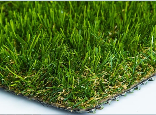 50mm Tinggi Tumpukan Dalam ruangan / Lantai Luar Ruang rumput buatan Disesuaikan untuk Lapangan Sepak Bola atau Area Lansekap