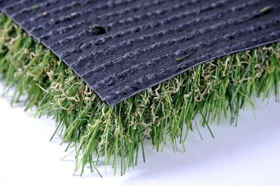Rumput buatan hibrida dengan kepadatan tinggi dalam ruangan / luar ruangan untuk hewan peliharaan Mats 35mm Permeabilitas air yang sangat baik