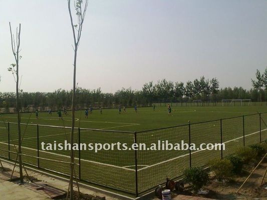 FIFA Disetujui tahan UV 50mm Tinggi Tumpukan Sepak Bola Rumput buatan dengan kepadatan tinggi dan perawatan rendah