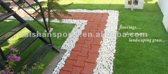 Rumput Sintetis Lanskap dengan Lapisan PU Bersertifikasi Ganda FIFA dan FIH serta Benang Bentuk Datar untuk Daya Tahan Tinggi