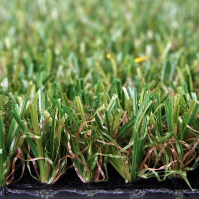 140 jahitan / M Hybrid Artificial Grass dengan ketinggian tumpukan 25 mm dan perekat lateks SBR untuk penampilan yang realistis di kebun