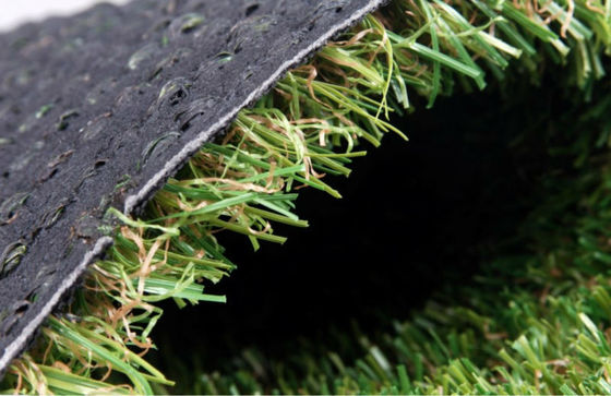 140 jahitan / M Hybrid Artificial Grass dengan ketinggian tumpukan 25 mm dan perekat lateks SBR untuk penampilan yang realistis di kebun