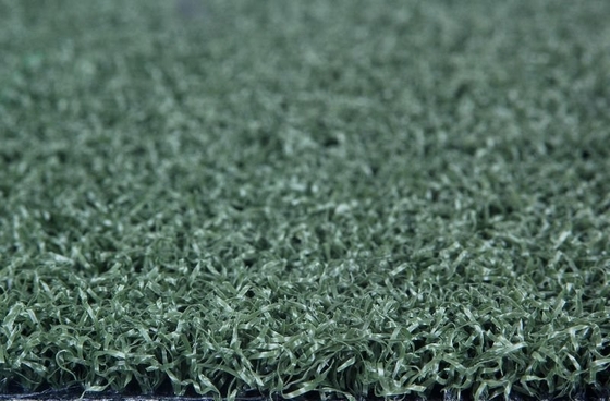 17mm PE Material Golf Rumput buatan untuk olahraga di luar ruangan atau lantai rumah dengan lubang drainase dan kepadatan tinggi