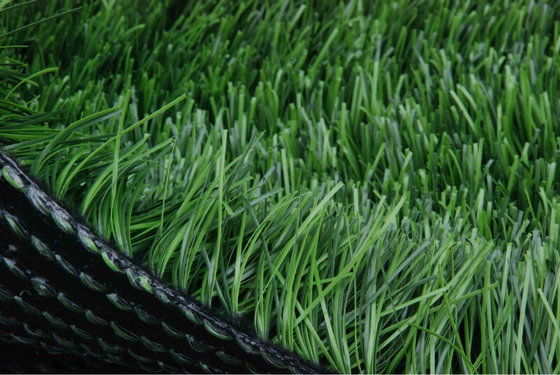Olahraga rumput buatan untuk lapangan sepak bola rumput sintetis ketahanan UV pemeliharaan rendah pemasangan mudah