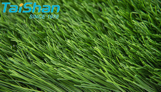 40mm Tinggi Tumpukan 12000 Dtex Karet Granules Diisi Sepakbola Artificial Grass dan Sepakbola Artificial Grass untuk Lapangan Olahraga