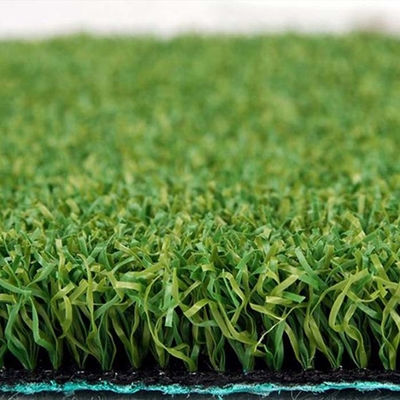 13mm Green Golf Artificial Turf Untuk Acara Olahraga Dengan 230 jahitan/M Tingkat jahitan Dan 6500 Dtex