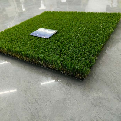 30MM rumput buatan hijau tanpa isian yang digunakan untuk area hewan peliharaan atau taman atap dengan ketahanan UV dan elastisitas yang baik