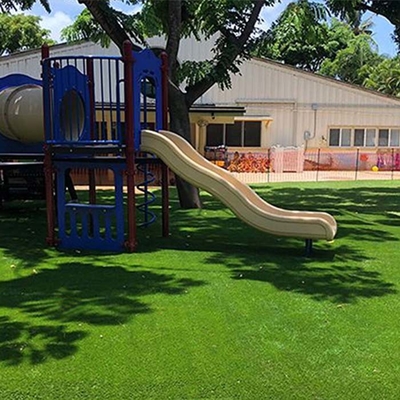 Taman bermain yang tidak beracun rumput buatan 45mm Tinggi tumpukan rumput palsu ramah lingkungan dengan perawatan rendah