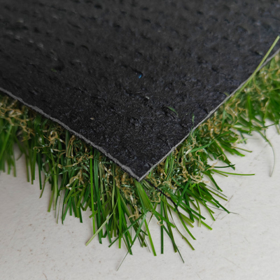 Rumput buatan 40mm dengan kepadatan tinggi, ramah lingkungan dan tidak penuh dengan rumput melengkung tinggi yang digunakan untuk tempat olahraga