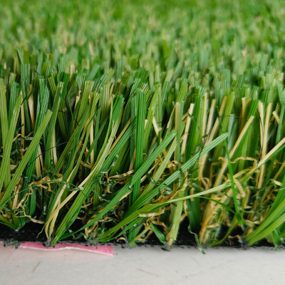 Tiga Jenis Bentuk Rumput Campuran 38mm Rumput buatan hijau luar ruangan Dengan perawatan rendah dan tekstur yang sangat baik