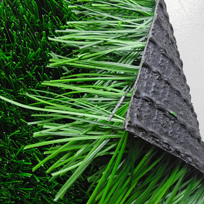 Rumput buatan tahan lama untuk olahraga dan rekreasi dengan kepadatan 18000 Dtex dan 7560 jahitan/m2