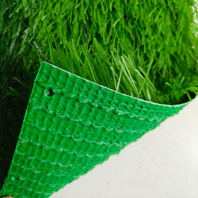 Bicolor Football Artificial Grass 50mm Perlindungan Lingkungan Untuk Lapangan Olahraga Dengan Lateks SBR Hijau