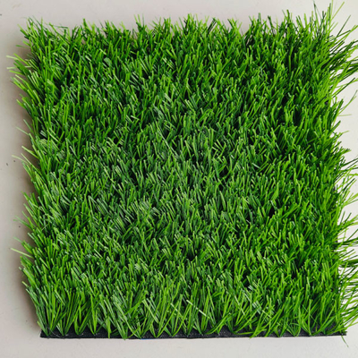 60mm Artificial Football Turf Mudah Pemasangan Bahan PE Astro Grass Untuk Lapangan Sepak Bola Dan Kegiatan Luar Ruangan