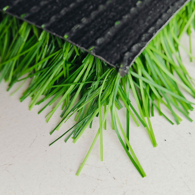 Fireproof Multipurpose Artificial Green Fake Grass 12000 Dtex 8820 Density Digunakan untuk lapangan olahraga luar ruangan