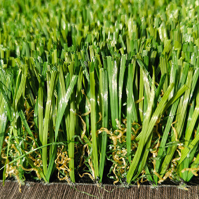 Rumput Hiburan Buatan Hijau 40mm Dengan Perawatan Rendah dan Kinerja yang sangat baik untuk penggunaan dalam ruangan atau di luar ruangan