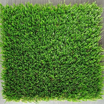 Rumput buatan taman bermain 25mm dengan pemasangan yang mudah dan tahan haus Rumput hijau sintetis