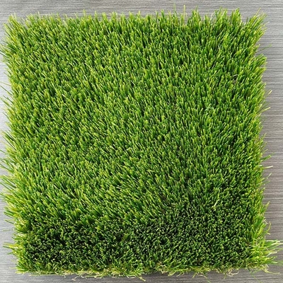 Green SBR Lateks Backing 53mm Artificial Grass Dengan Campuran Empat Warna Digunakan Untuk Liburan Dan Dekorasi