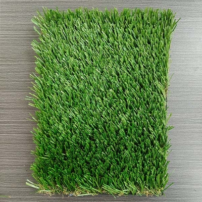 40mm 14600 Dtex Landscaping Palsu rumput hijau buatan dengan lubang drainase perforasi dan PU perekat