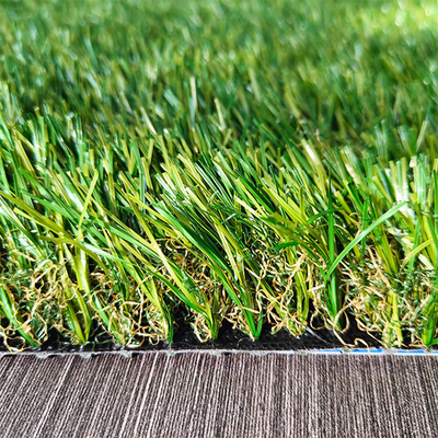 7700 Dtex PP/PE material Artificial Green Grass Dengan 180 tingkat jahitan Per Meter dan 3/8 inci gauge