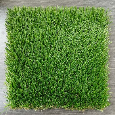 42mm Tiga warna yang berbeda dari hijau dan satu warna layu campuran rumput buatan untuk olahraga dan solusi taman