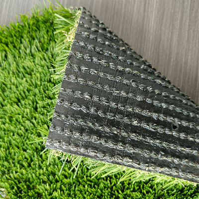 Performa Permeabilitas Air Tinggi 30mm Rumput Hijau Buatan Dengan Adhesif PU Digunakan Untuk Lapangan Renang