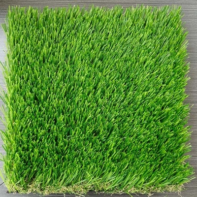 Tahan api low maintenance Customisable Artificial Grass dengan tinggi tumpukan 50mm dan 12600 Dtex