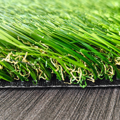 Tahan api low maintenance Customisable Artificial Grass dengan tinggi tumpukan 50mm dan 12600 Dtex