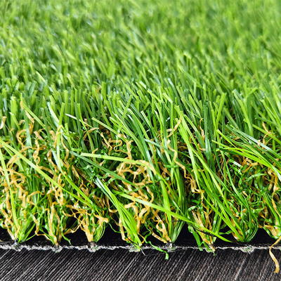 Tanah liat buatan tanpa polusi lanskap 40mm rumput buatan hijau dengan perlindungan lingkungan 3/8 gauge