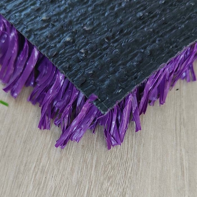 Customized Tennis Artificial Turf Multi Fungsi Ungu Warna 25mm Tinggi Tumpukan Dengan Sistem Drainase Besar