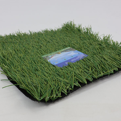 50mm Sepakbola Artificial Grass Stabil Diperkuat Dengan CPP + PP Base Fabric Latex Adhesive