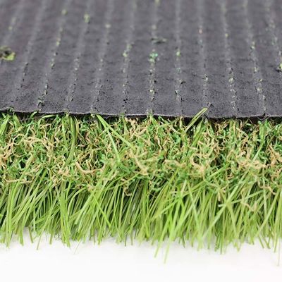 50mm Tinggi Tumpukan 9600 Dtex Tahan UV Rumput buatan untuk dekorasi taman rekreasi