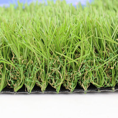 50mm Tinggi Tumpukan 9600 Dtex Tahan UV Rumput buatan untuk dekorasi taman rekreasi