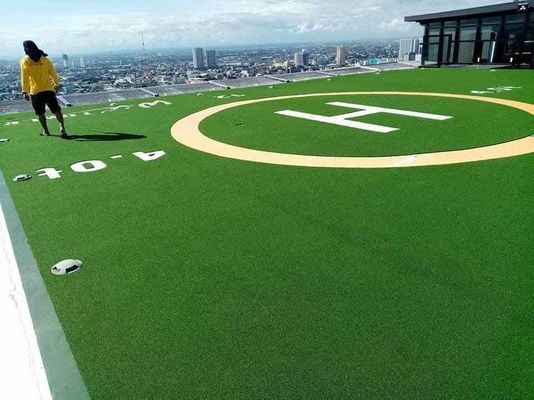 50mm Tinggi Tumpukan Tahan UV Desain Disesuaikan Rumput buatan untuk lapangan sepak bola