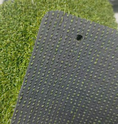 Rumput Buatan Golf 13mm Permeabilitas Tinggi Distribusi Padat Putting Green Bahan PE Garansi Panjang