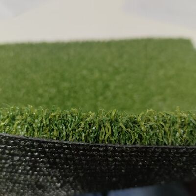 16mm Tinggi Density PE Material Artificial Grass untuk profesional menempatkan rumput hijau