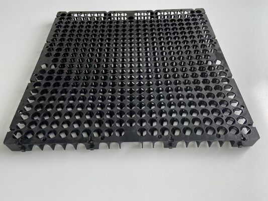 30mm Ketebalan Plastik Material drainase Board Laying Under Landscape Artificial Grass
